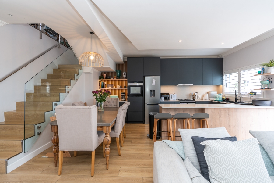 4 Bedroom Property for Sale in Sea Point Western Cape